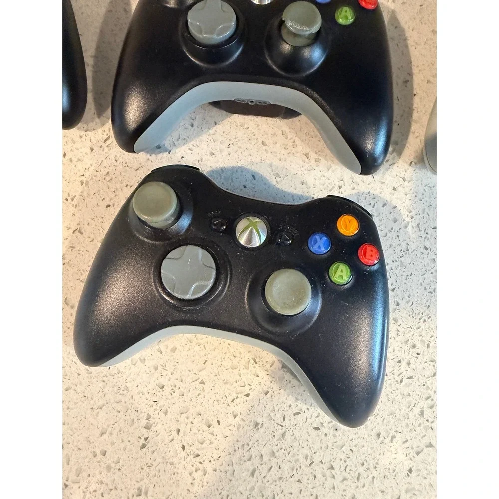 Microsoft Xbox Game Controller Lot 4 White and Black